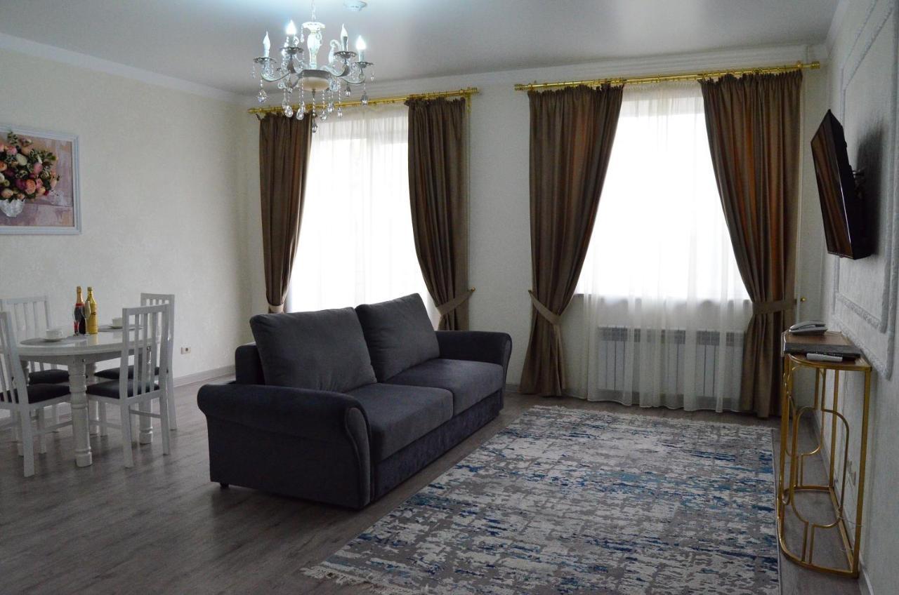 Golden Park Hotel Pavlodar Eksteriør bilde