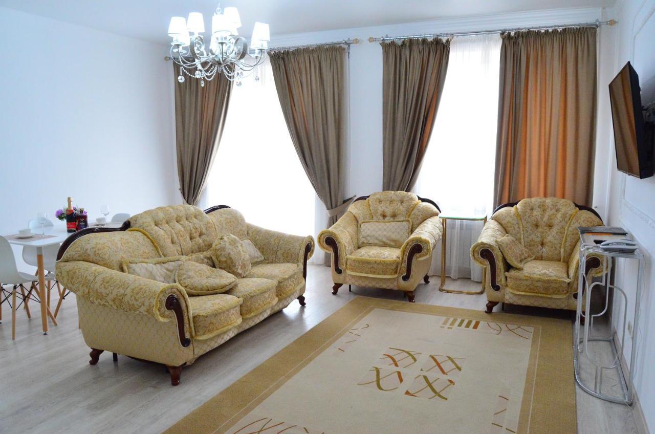 Golden Park Hotel Pavlodar Eksteriør bilde