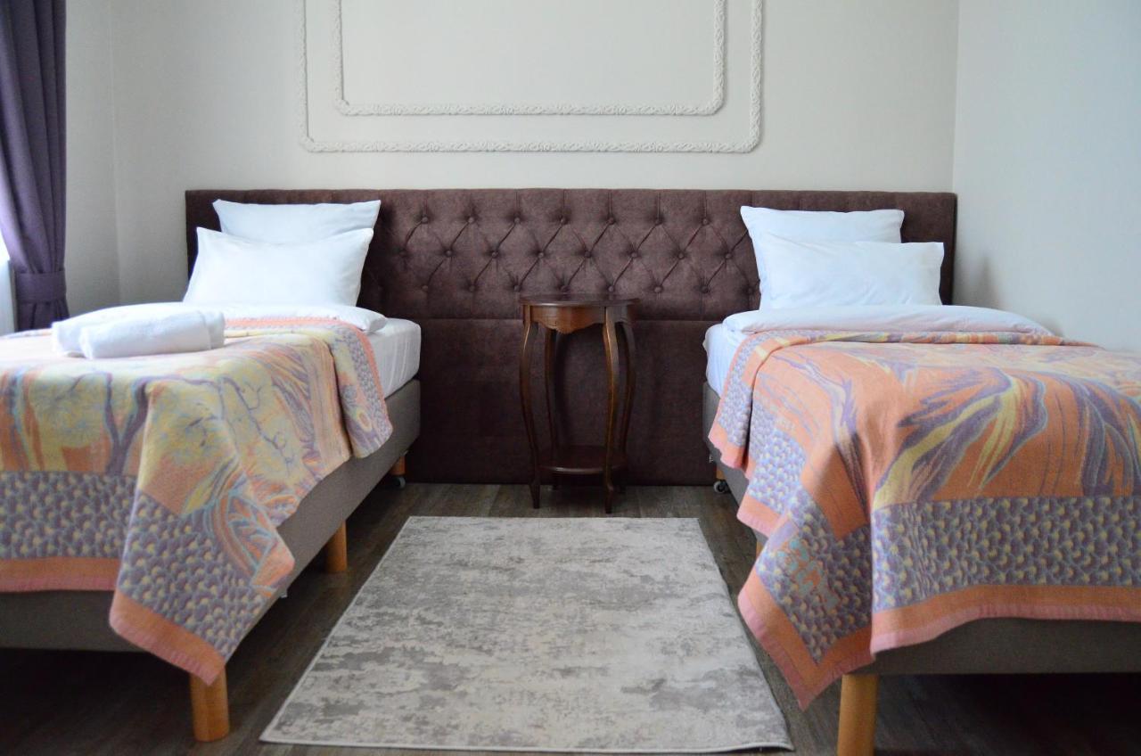 Golden Park Hotel Pavlodar Eksteriør bilde