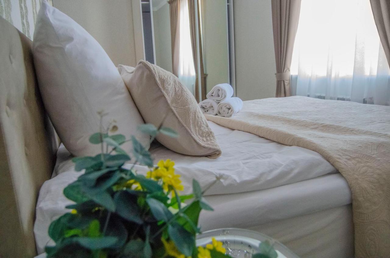 Golden Park Hotel Pavlodar Eksteriør bilde