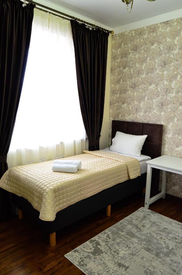 Golden Park Hotel Pavlodar Eksteriør bilde