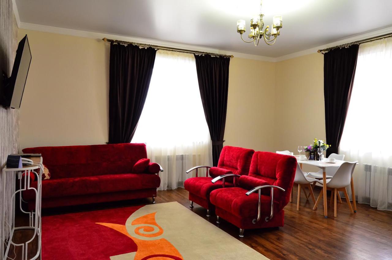 Golden Park Hotel Pavlodar Eksteriør bilde
