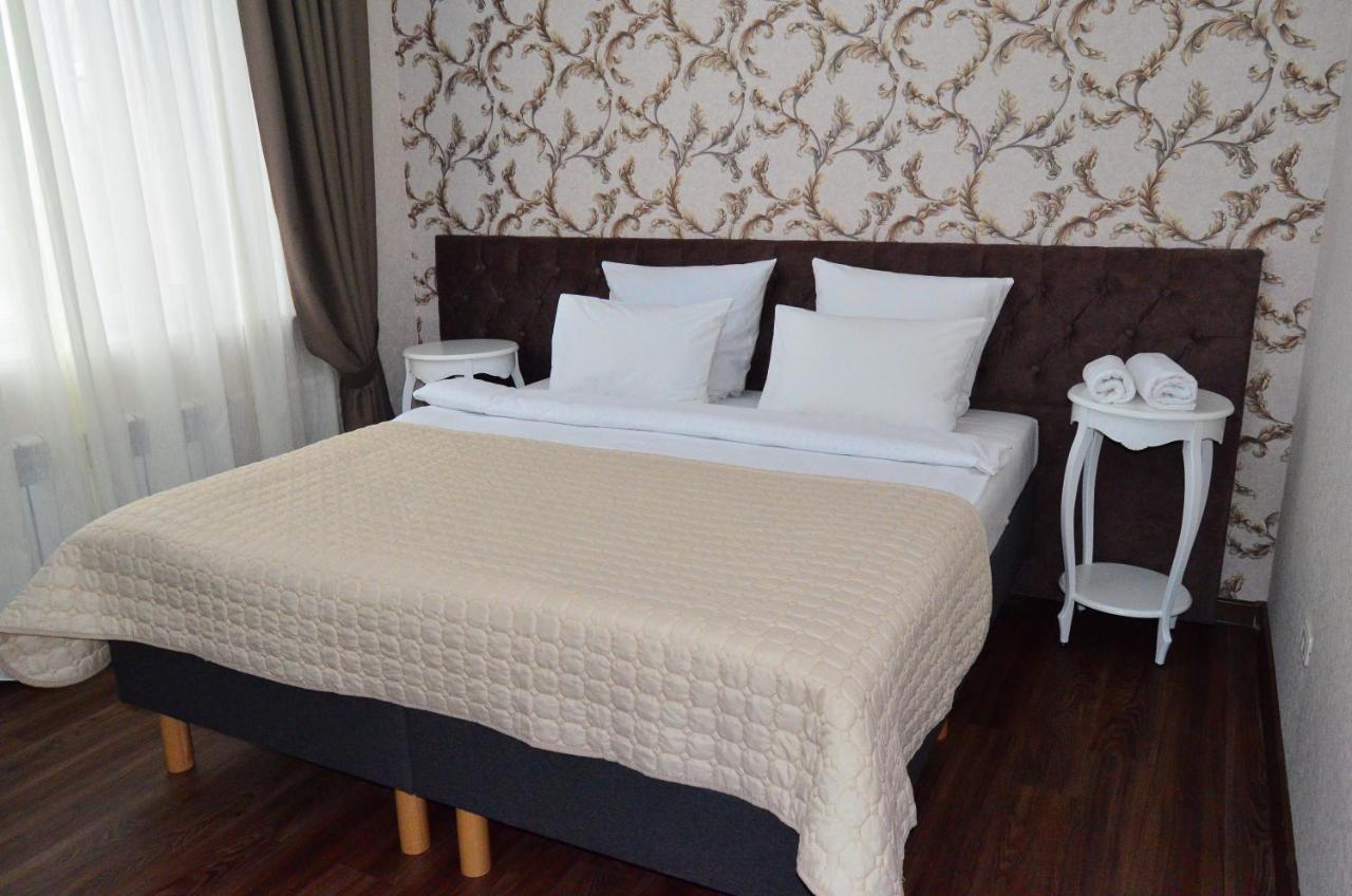 Golden Park Hotel Pavlodar Eksteriør bilde