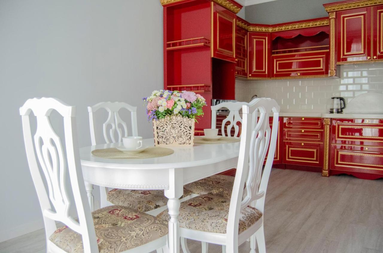 Golden Park Hotel Pavlodar Eksteriør bilde