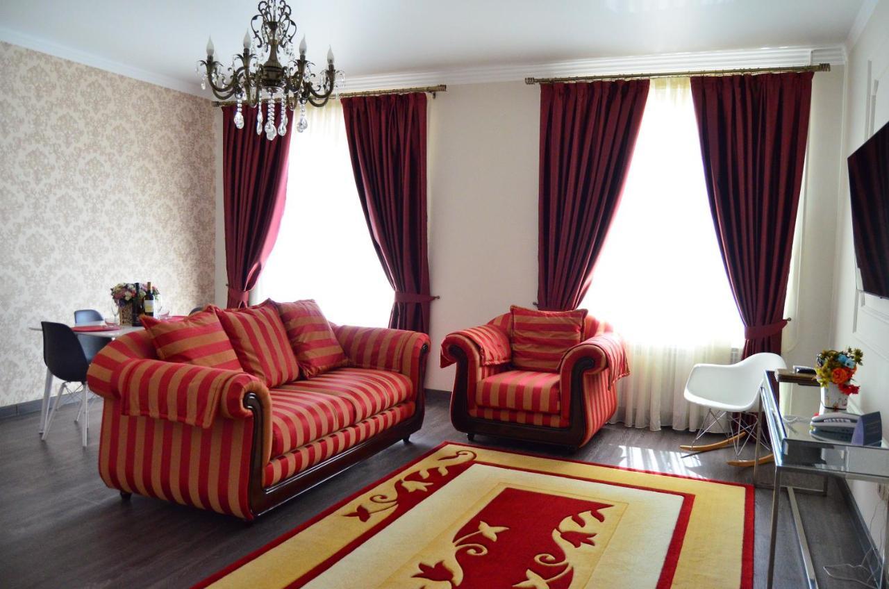 Golden Park Hotel Pavlodar Eksteriør bilde