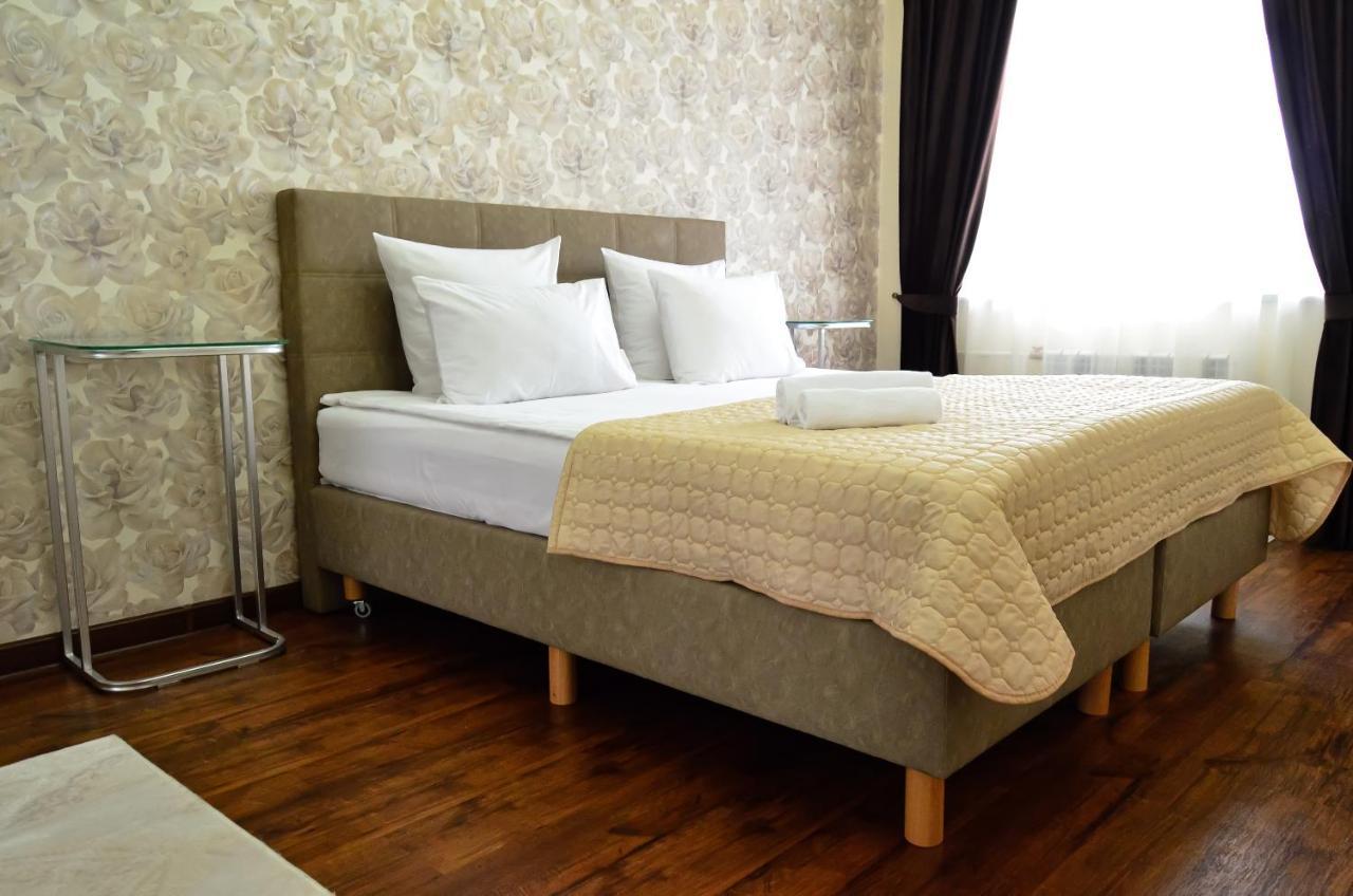 Golden Park Hotel Pavlodar Eksteriør bilde