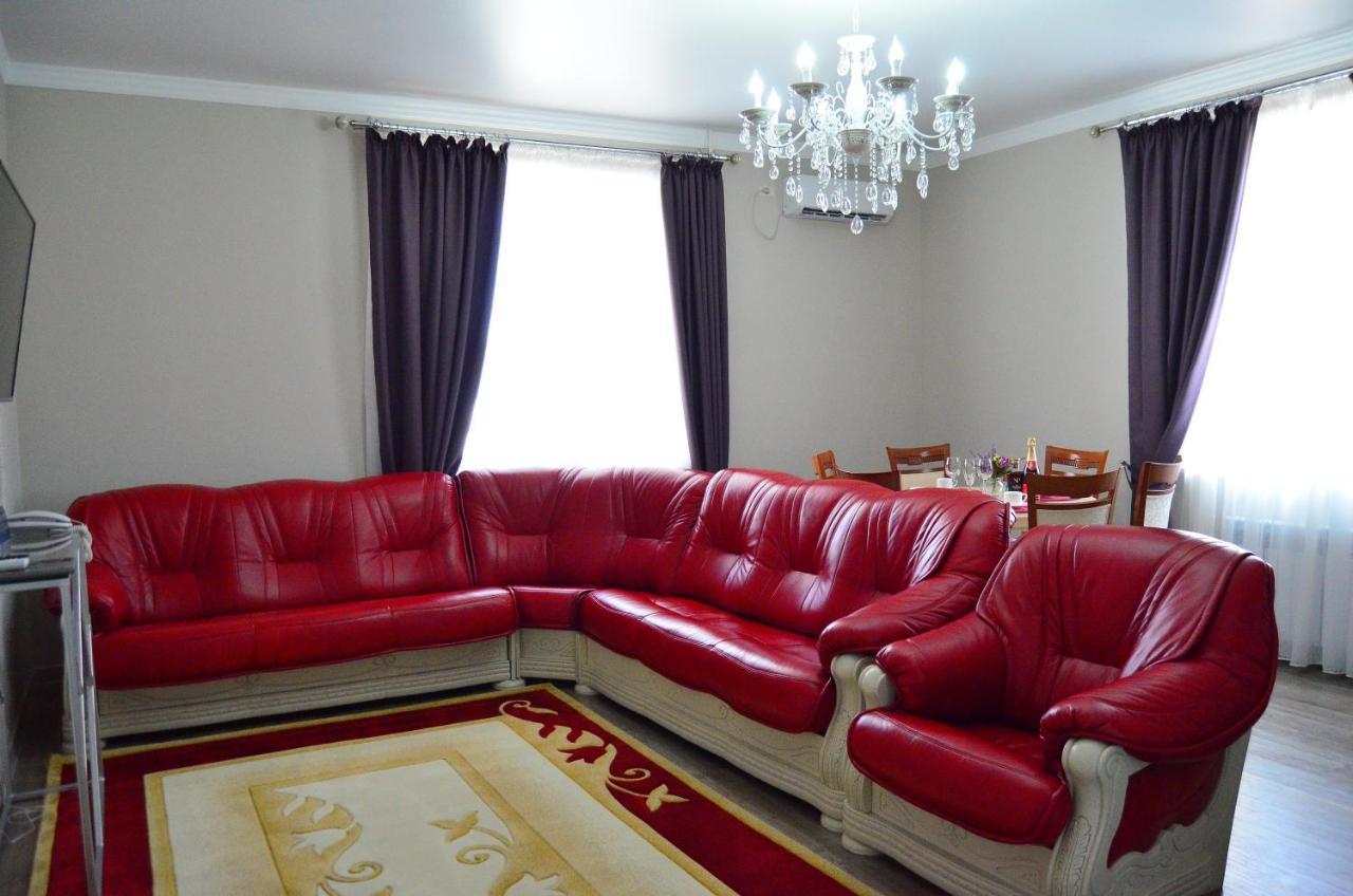 Golden Park Hotel Pavlodar Eksteriør bilde