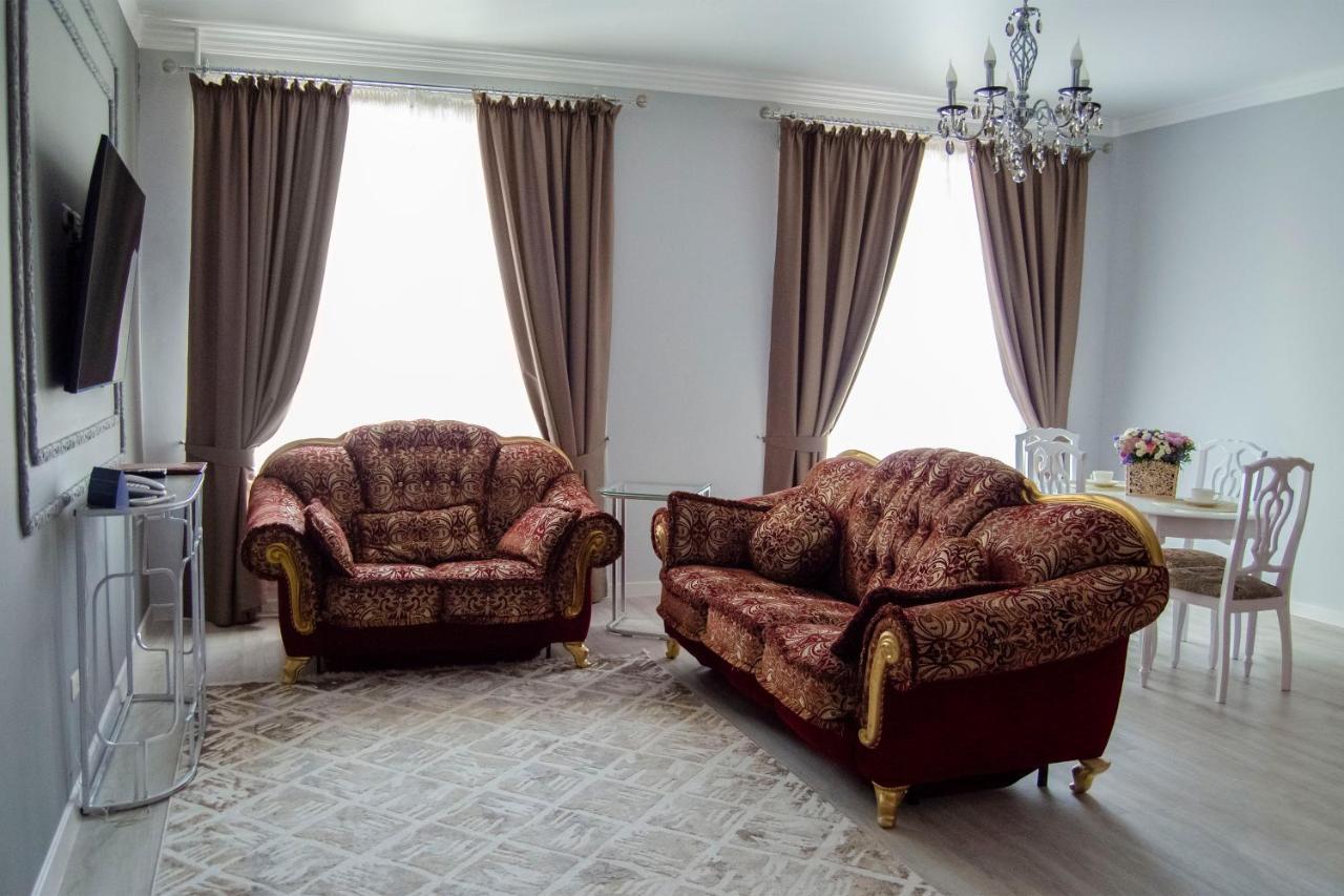 Golden Park Hotel Pavlodar Eksteriør bilde