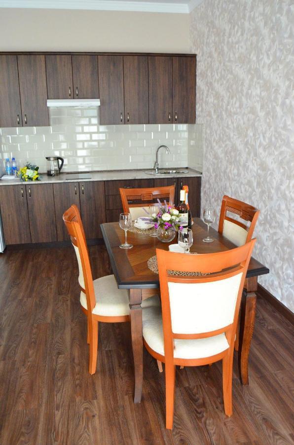 Golden Park Hotel Pavlodar Eksteriør bilde
