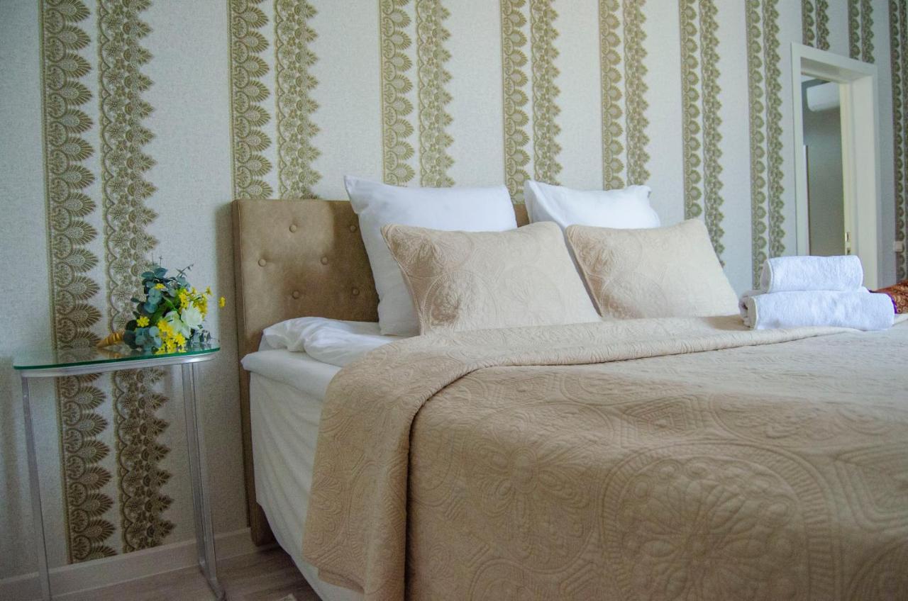Golden Park Hotel Pavlodar Eksteriør bilde